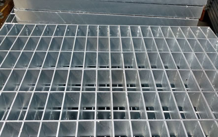 鋼格柵G503/30/50W熱浸鋅對插型格柵，適用于脫硫塔平臺