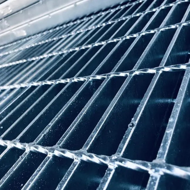 下水道5mm厚格柵板|停車場(chǎng)6mm厚格柵板|橋梁7mm厚格柵板